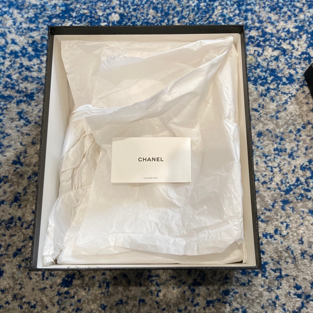 Chanel Shoe Box - Picture 4 of 4